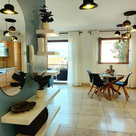 Apartment Livia Слатине Экстерьер фото