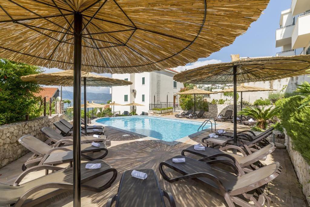 Apartment Livia Слатине Экстерьер фото