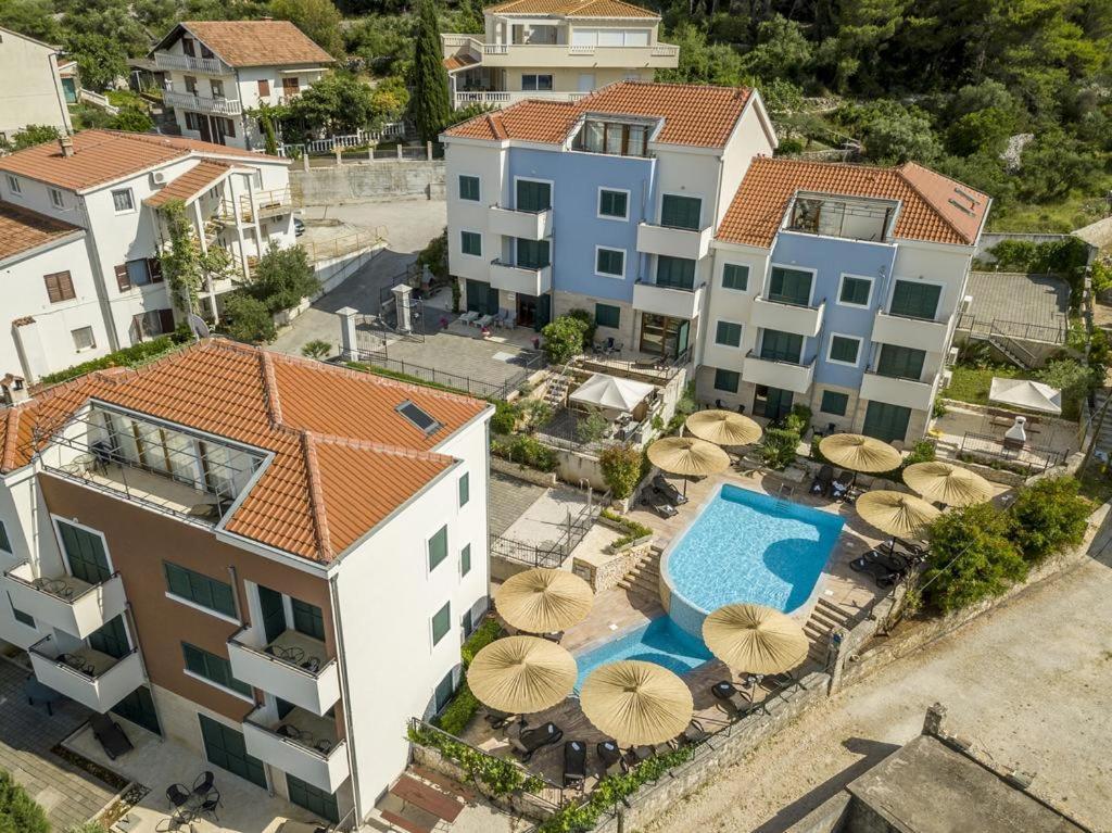 Apartment Livia Слатине Экстерьер фото