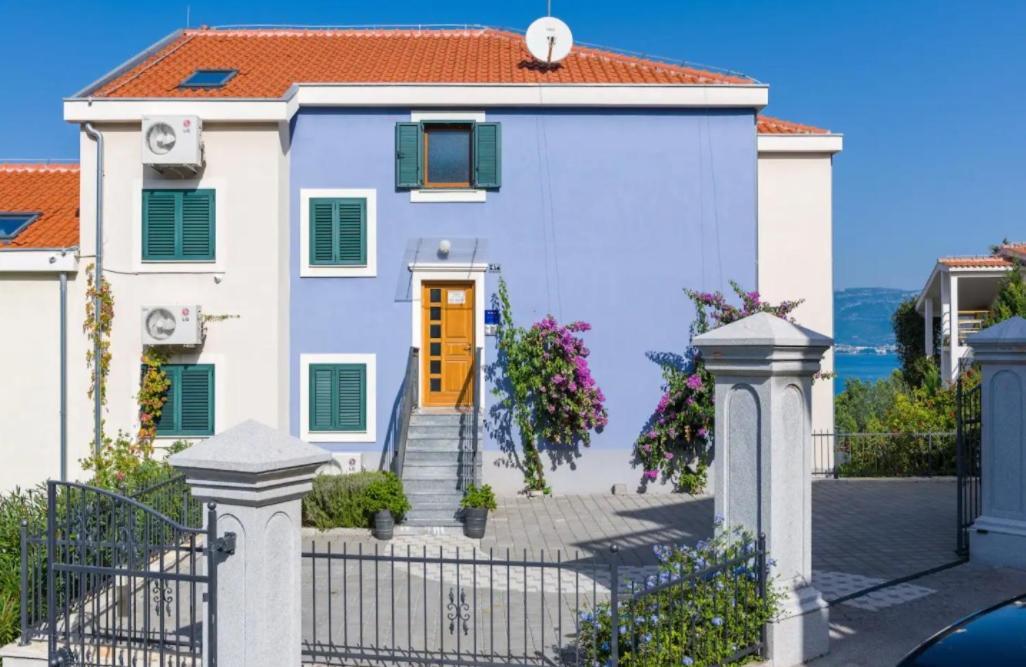 Apartment Livia Слатине Экстерьер фото