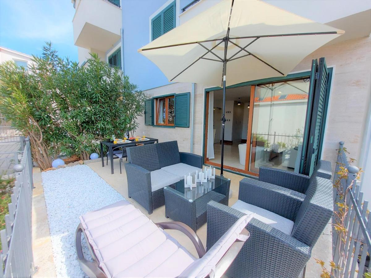 Apartment Livia Слатине Экстерьер фото