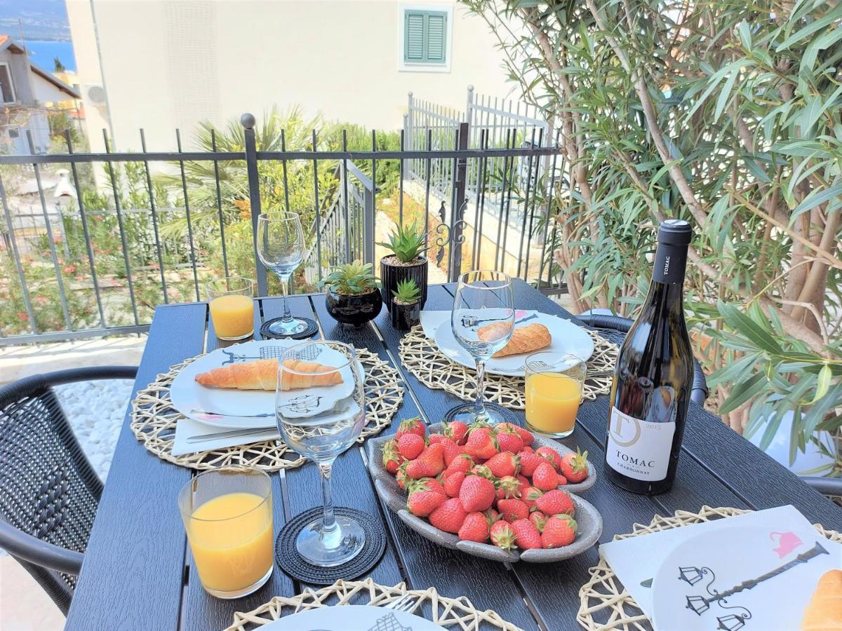 Apartment Livia Слатине Экстерьер фото
